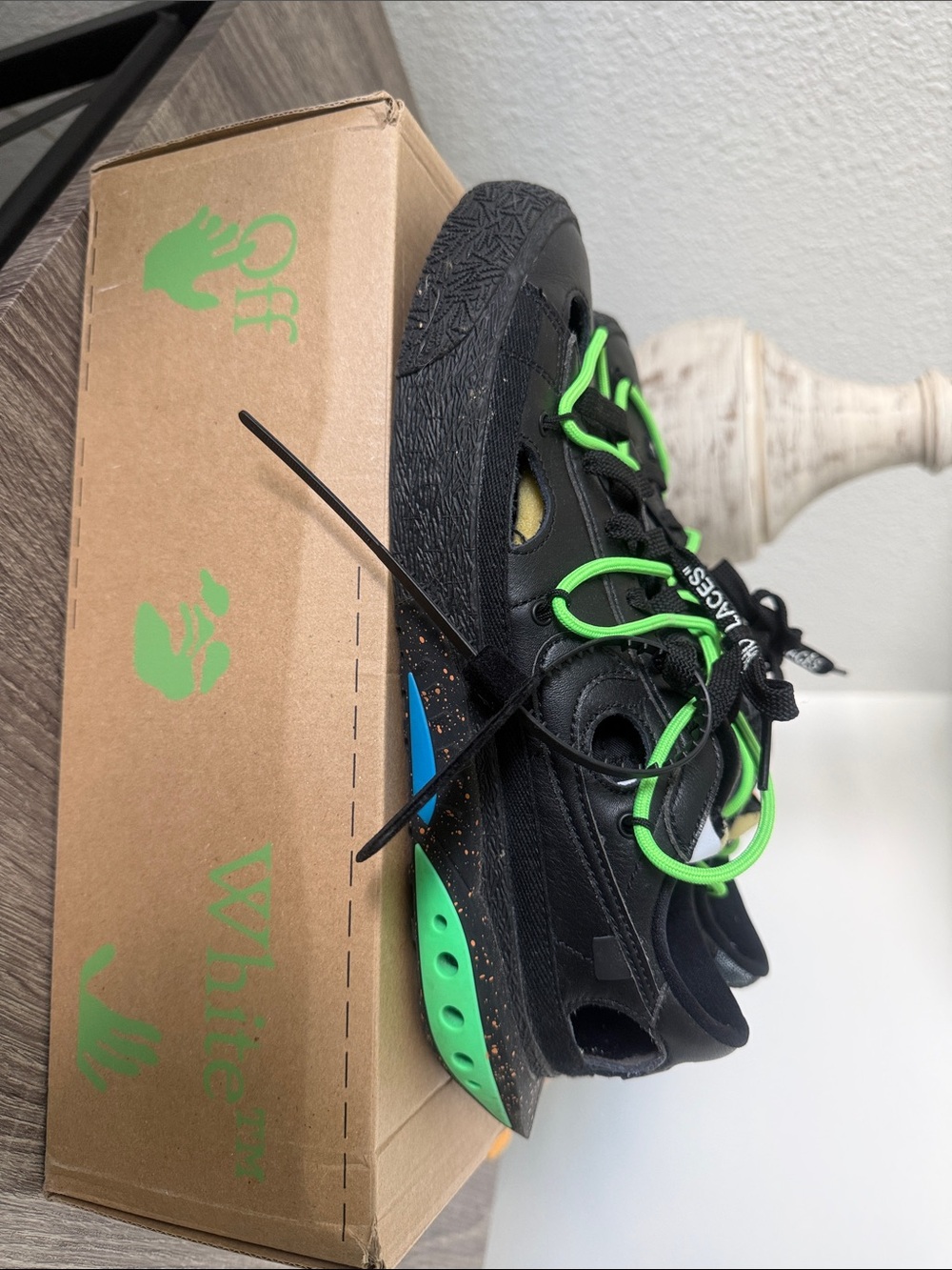Nike off white blazer low